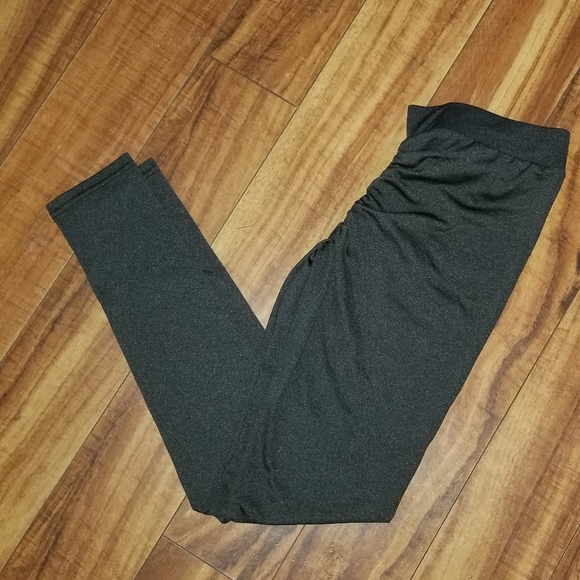 RUCHED BUTT LEGGINGS - Picture 5 of 5